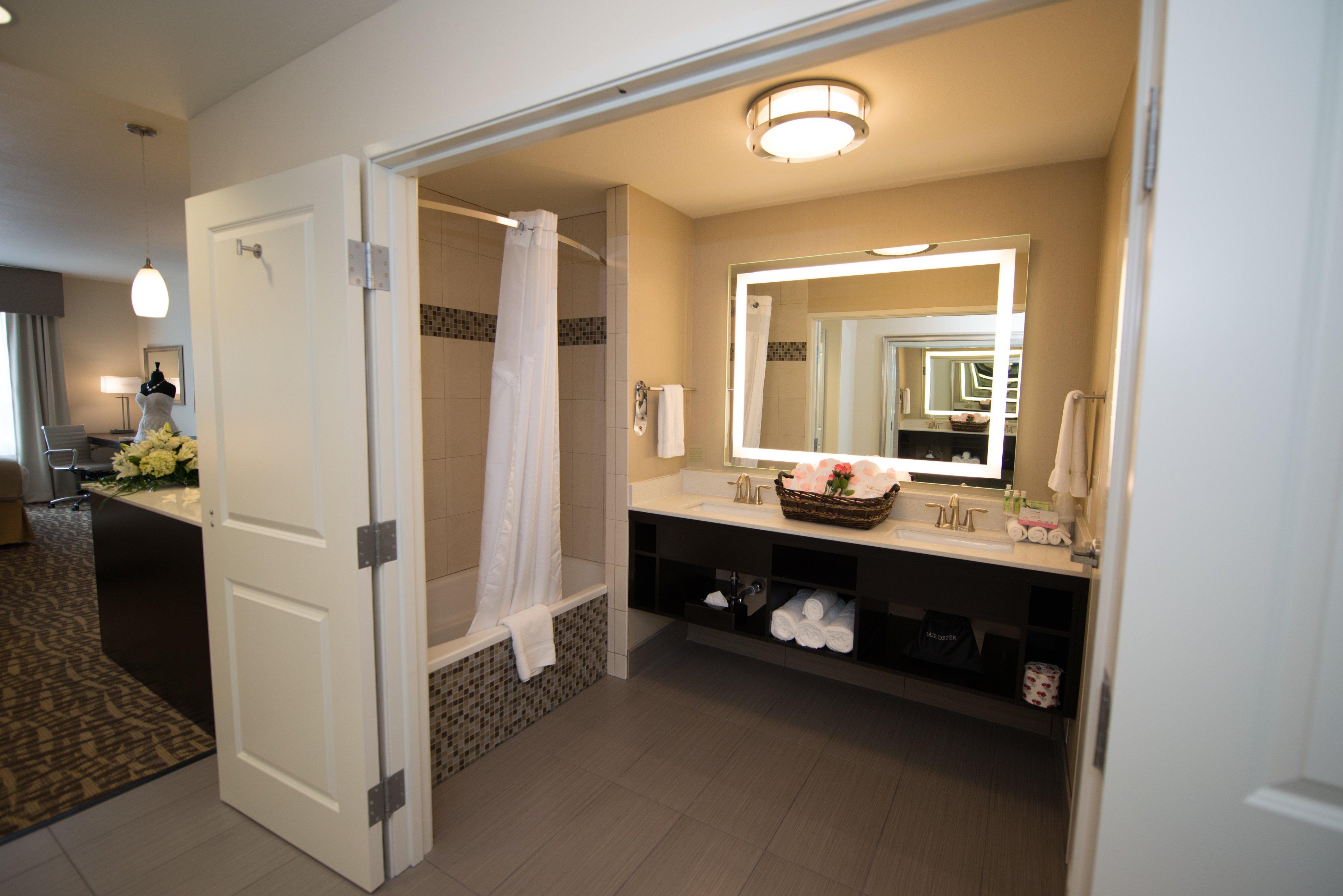 Holiday Inn Express & Suites Denver South - Castle Rock By Ihg Exterior photo