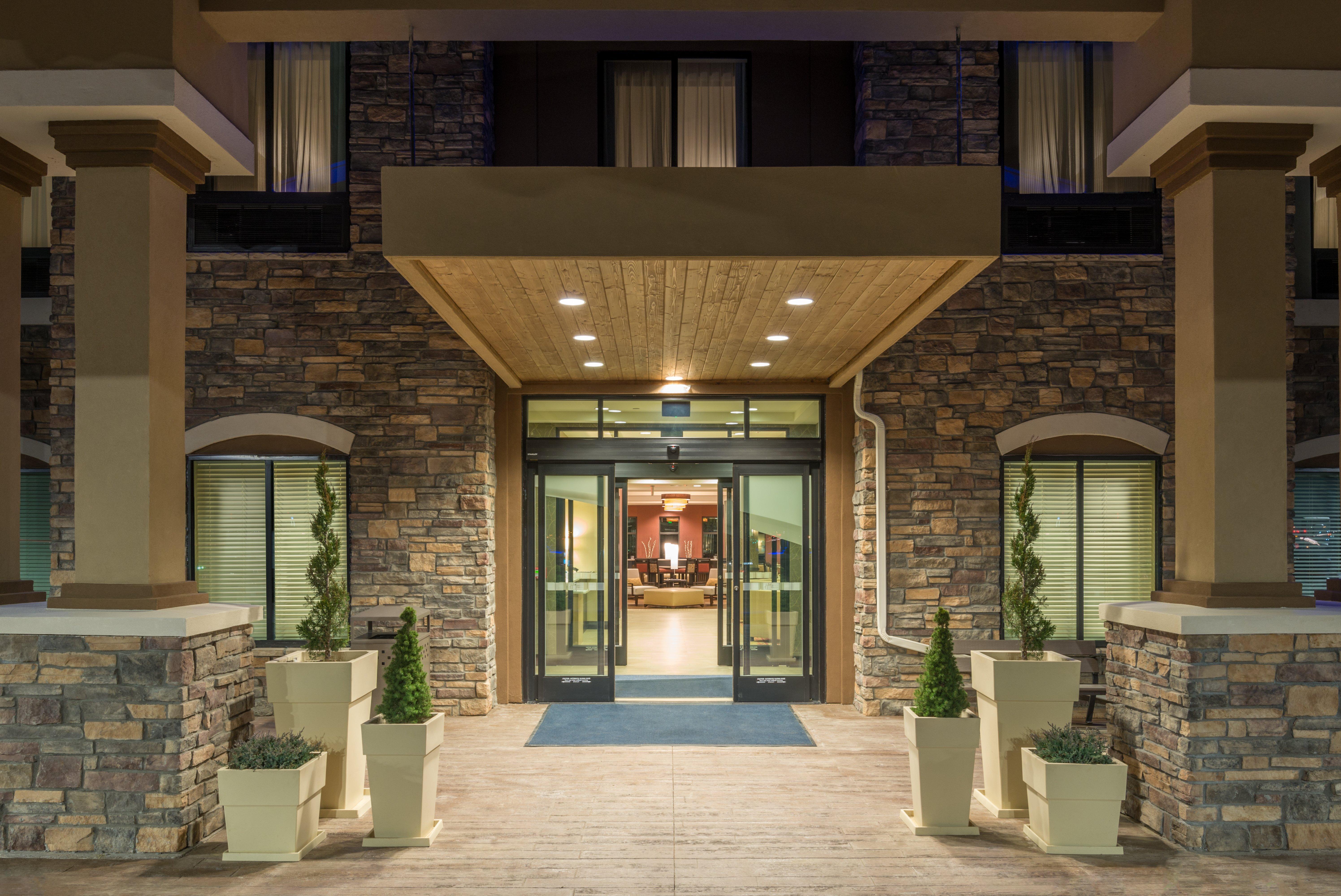 Holiday Inn Express & Suites Denver South - Castle Rock By Ihg Exterior photo